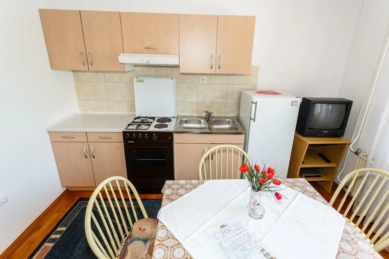 Апартаменты Apartmani Jelica Крк